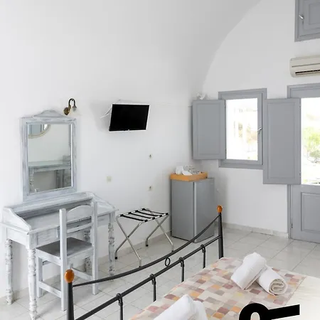 Hotiday Santorini Seafront 3*